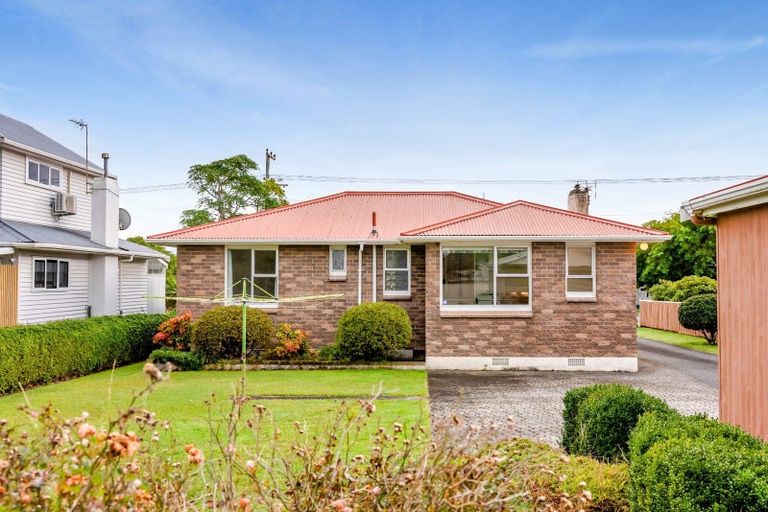 Photo of property in 38 Cowling Road, Hurdon, New Plymouth, 4310