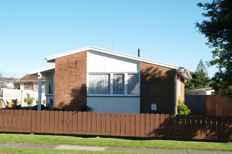 Photo of property in 28 Ferguson Street, Mangere East, Auckland, 2024