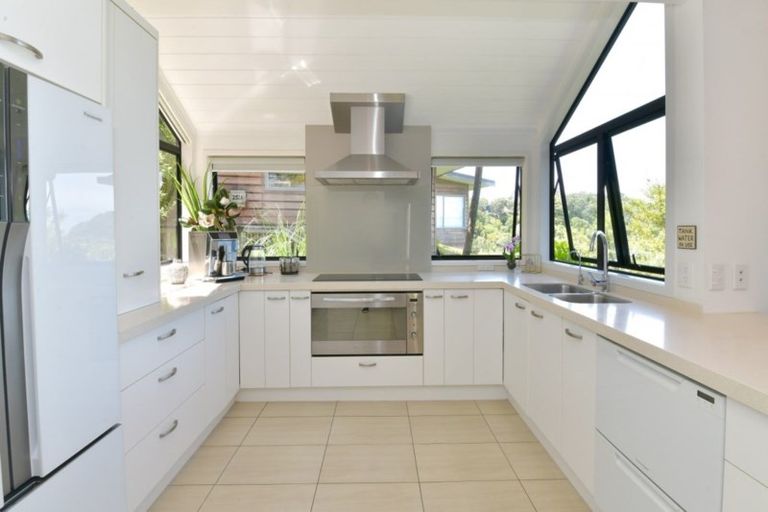 Photo of property in 254 Wade River Road, Wade Heads, Whangaparaoa, 0932