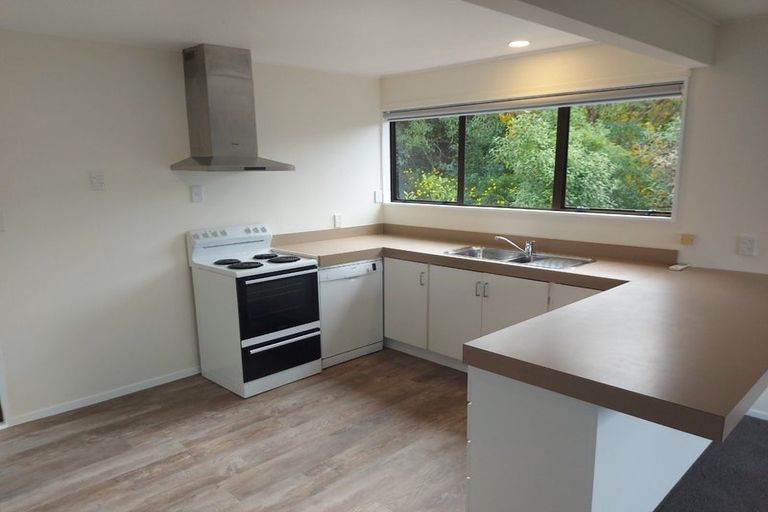 Photo of property in 66 Miromiro Road, Normandale, Lower Hutt, 5010