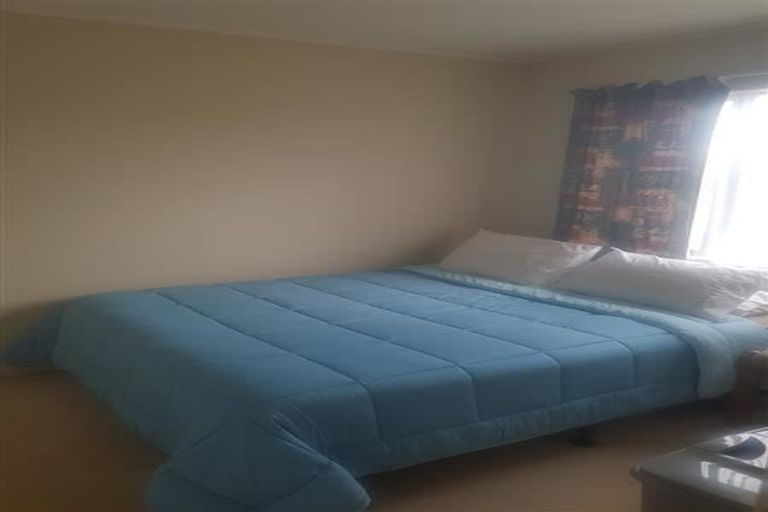 Photo of property in 1/9 Edgewater Grove, Orewa, 0931