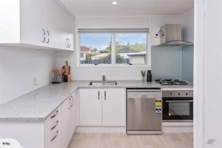 Photo of property in 4 Lyren Place, Half Moon Bay, Auckland, 2012