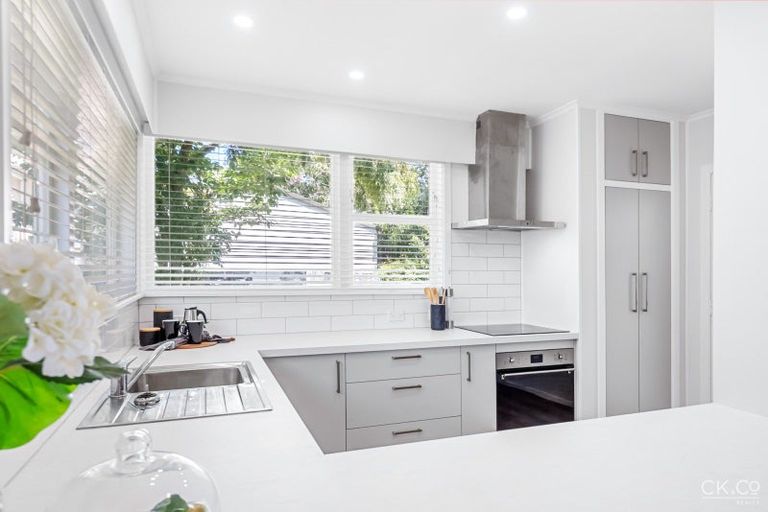 Photo of property in 4 Snell Grove, Clouston Park, Upper Hutt, 5018