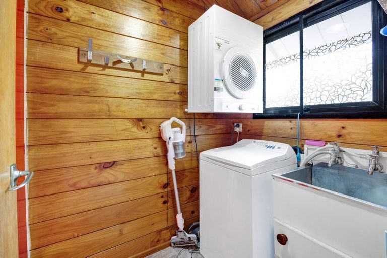 Photo of property in 5 Dieffenbach Street, Opunake, 4616