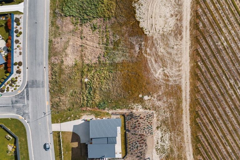 Photo of property in 65 Stratford Drive, Mount Pisa, Cromwell, 9383