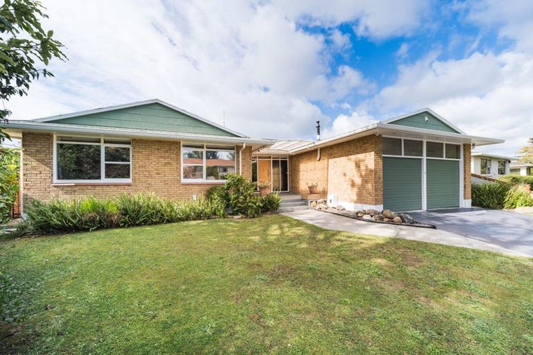 Photo of property in 65 Wikiriwhi Crescent, Awapuni, Palmerston North, 4412