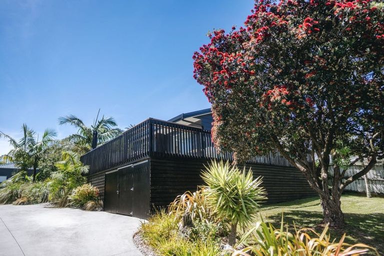 Photo of property in 15 Tutchen Avenue, Raglan, 3225