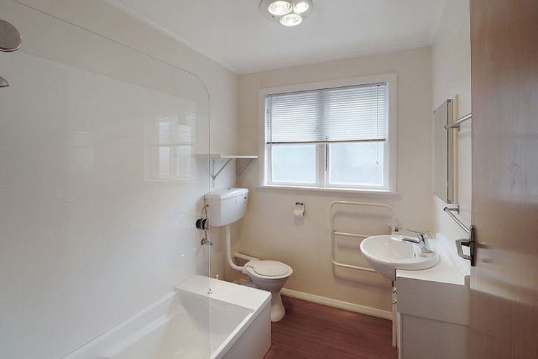 Photo of property in 4 Heather Grove, Fairfield, Lower Hutt, 5011