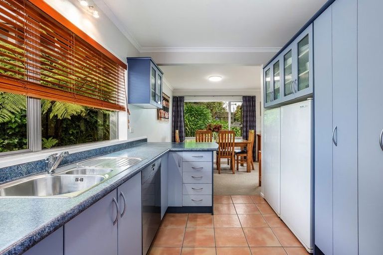 Photo of property in 129 Kahu Road, Paremata, Porirua, 5024