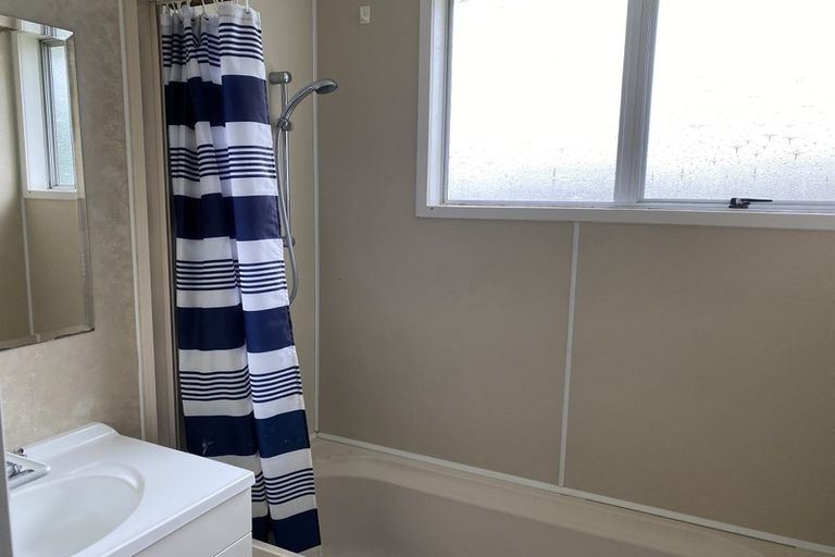 Photo of property in 9 Oak Avenue, Nawton, Hamilton, 3200