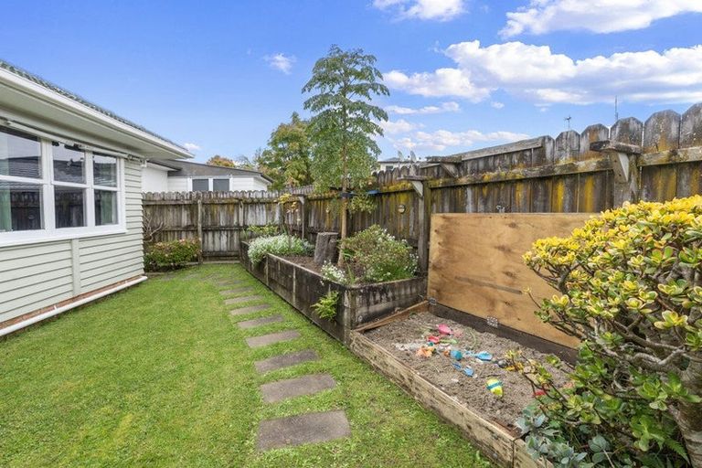 Photo of property in 83 Sturges Road, Henderson, Auckland, 0612