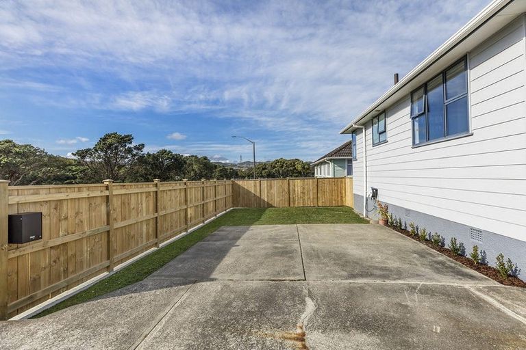 Photo of property in 110 Main Road, Titahi Bay, Porirua, 5022