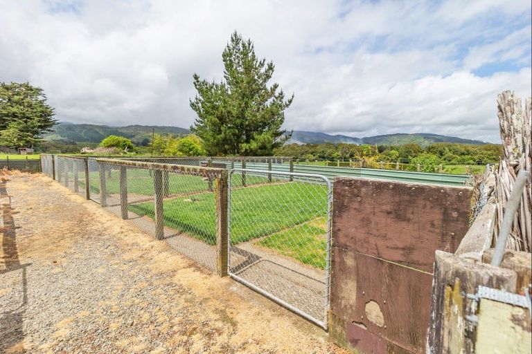 Photo of property in 382 Kimberley Road, Levin, 5571