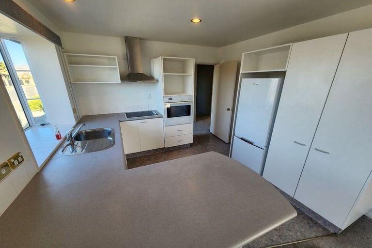 Photo of property in 2/7 Orlando Crescent, Waimairi Beach, Christchurch, 8083
