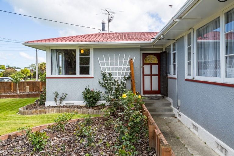 Photo of property in 11 Madden Place, Solway, Masterton, 5810