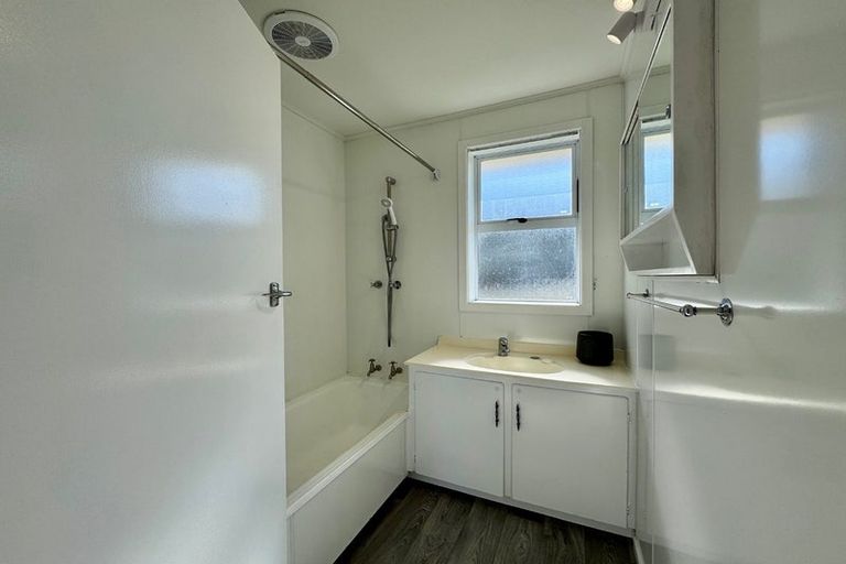 Photo of property in 16 Carole Crescent, Pakuranga, Auckland, 2010