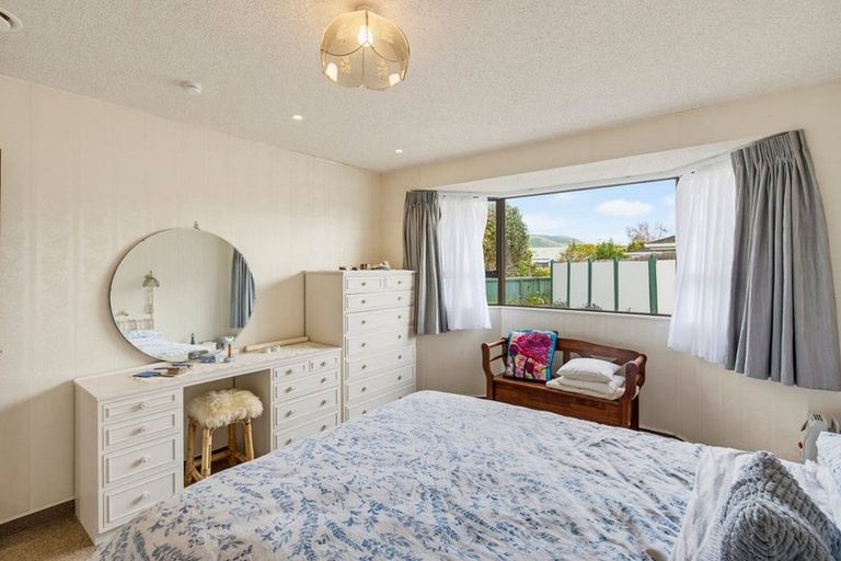 Photo of property in 43 Belvedere Avenue, Waikanae, 5036