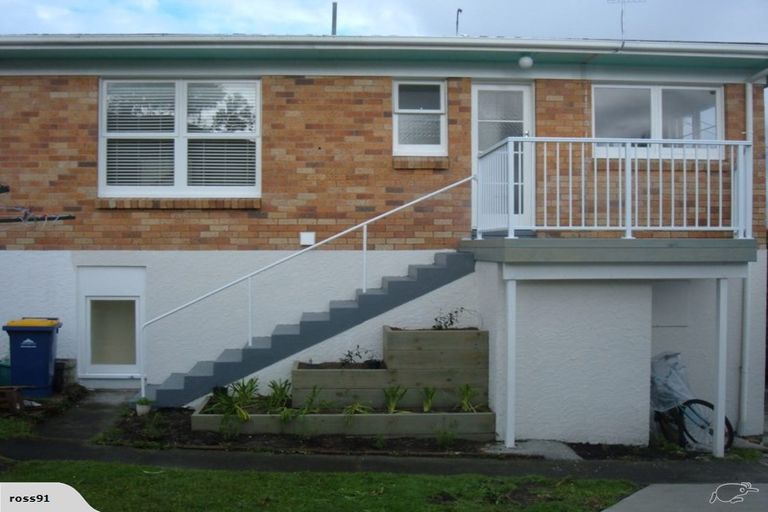 Photo of property in 1/32 Wicklow Road, Narrow Neck, Auckland, 0622