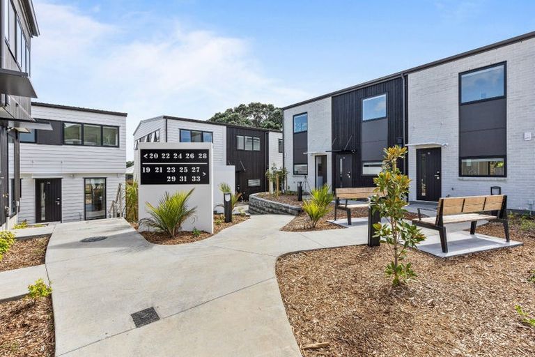 Photo of property in 24 Whanui Place, Mangere Bridge, Auckland, 2022