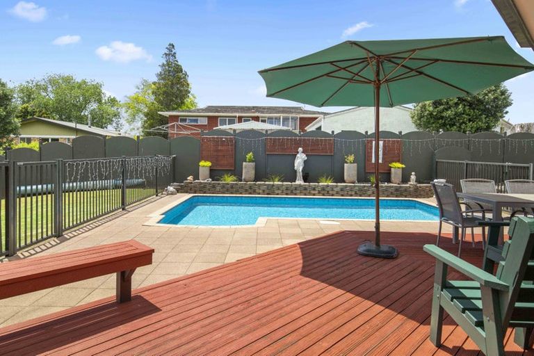 Photo of property in 114d Sandspit Road, Waiuku, 2123