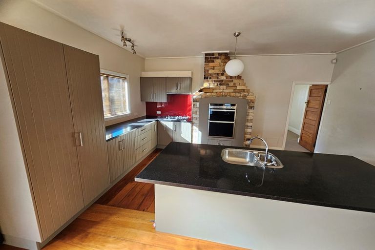 Photo of property in 15 Myrtle Street, Hamilton East, Hamilton, 3216