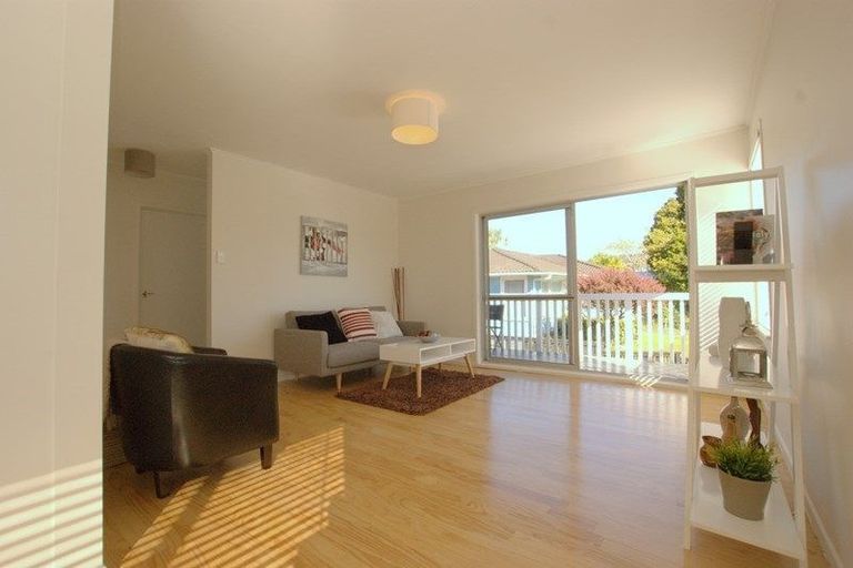 Photo of property in 9 Barnfield Place, Glendene, Auckland, 0602