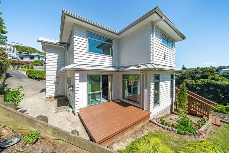 Photo of property in 18 Cresswell Place, Johnsonville, Wellington, 6037