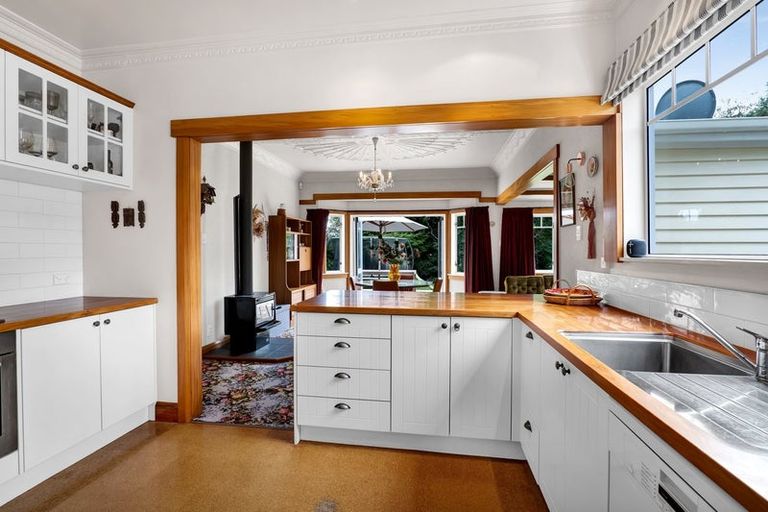 Photo of property in 3 Cross Street, Lepperton, New Plymouth, 4373