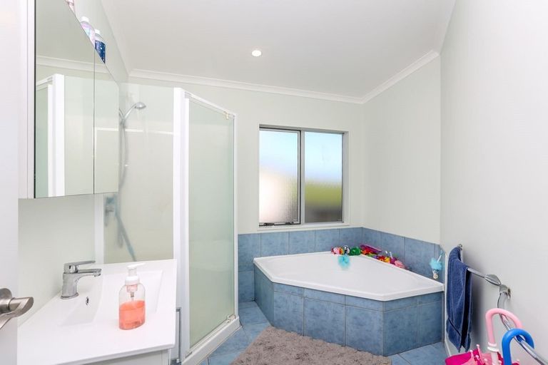 Photo of property in 4a Rahui View, Oakura, 4314