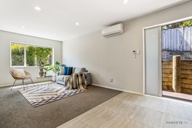 Photo of property in 75c Pleasant Road, Glen Eden, Auckland, 0602
