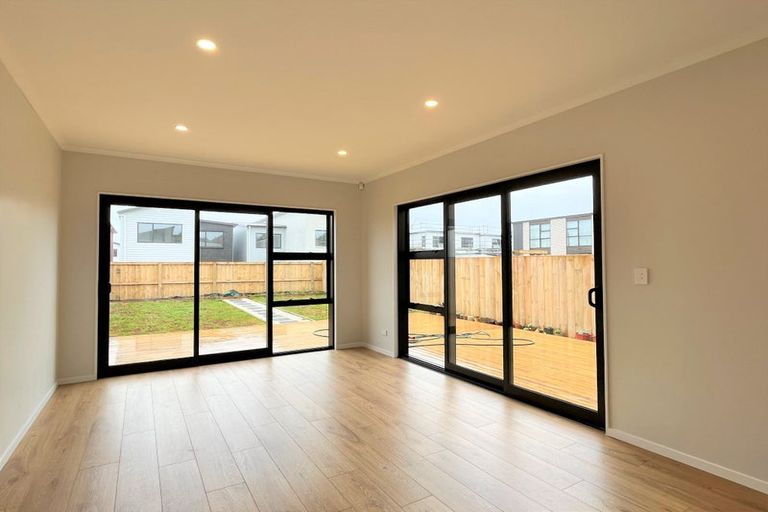 Photo of property in 23 Coast Garden Drive, Hobsonville, Auckland, 0616