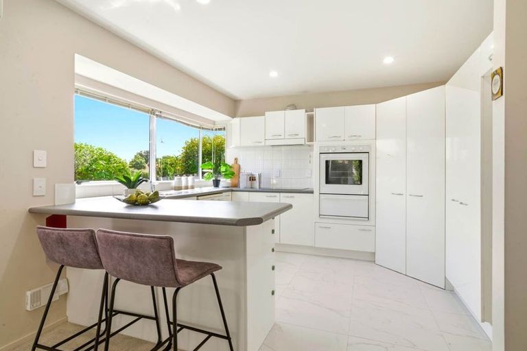 Photo of property in 22 Suncrest Drive, West Harbour, Auckland, 0618