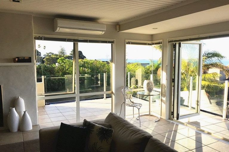 Photo of property in 1b Burford Place, Mellons Bay, Auckland, 2014