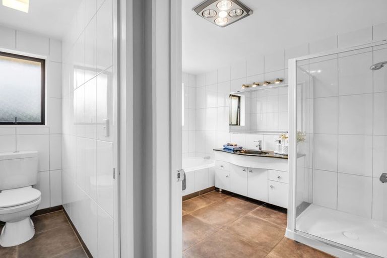 Photo of property in 107 High Street, Oxford, 7430