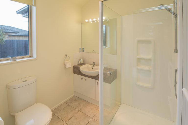 Photo of property in 15 Calvandra Grove, Rangiora, 7400