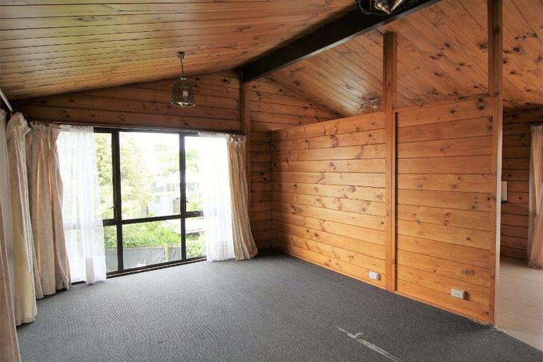 Photo of property in 8b Chichester Drive, Rosehill, Papakura, 2113