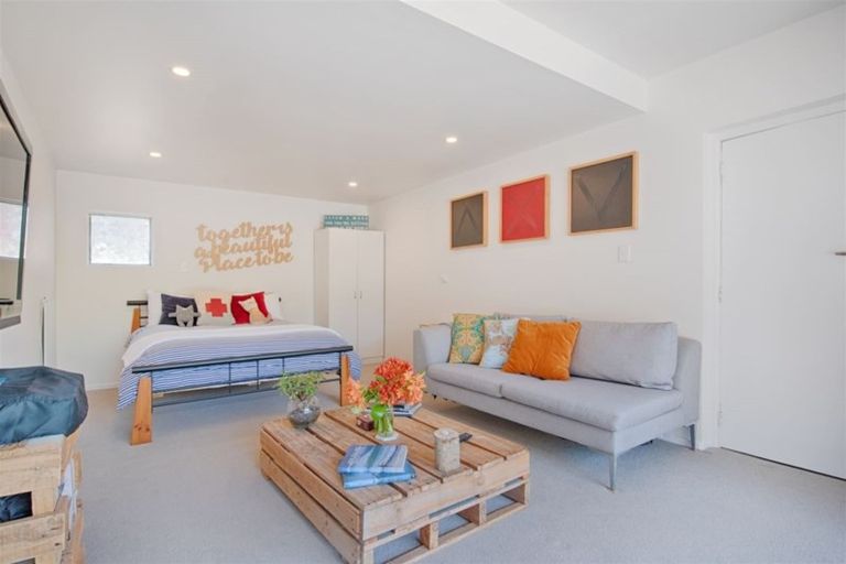 Photo of property in 2/526 Beach Road, Murrays Bay, Auckland, 0630