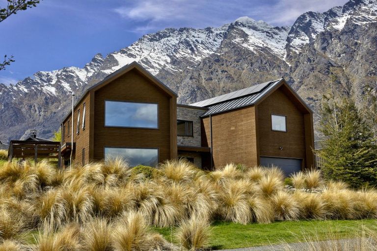 Photo of property in 98 Jacks Point Rise, Jacks Point, Queenstown, 9371