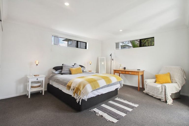 Photo of property in 22 Midhurst Avenue, Henderson, Auckland, 0612