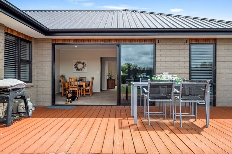 Photo of property in 54 Norfolk Drive, Cambridge, 3434