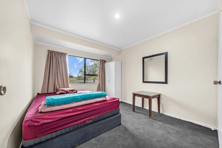 Photo of property in 2/33 Seaward Place, Wattle Downs, Auckland, 2103