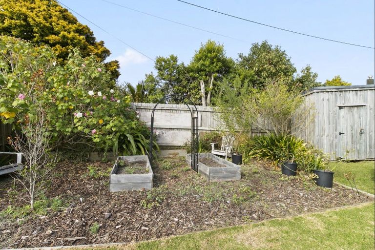 Photo of property in 55 Merani Street, Belmont, Auckland, 0622
