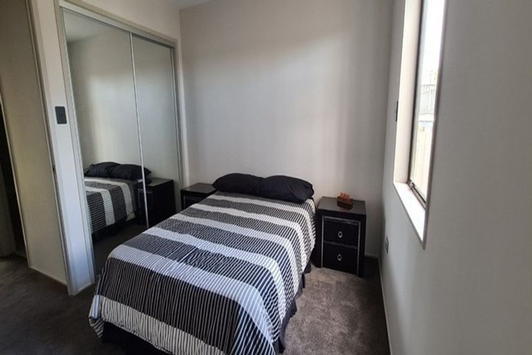 Photo of property in 3 The Terrace, Herald Island, Auckland, 0618