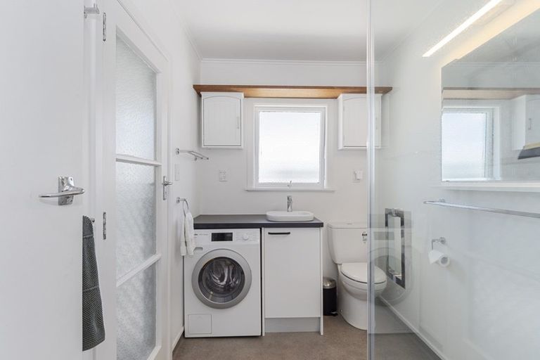 Photo of property in 46 Pitau Road, Mount Maunganui, 3116