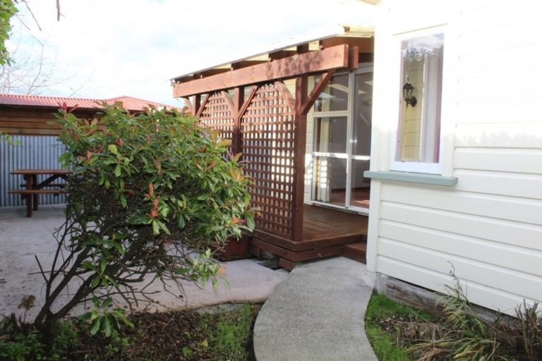 Photo of property in 1 Park Street, Winton, 9720