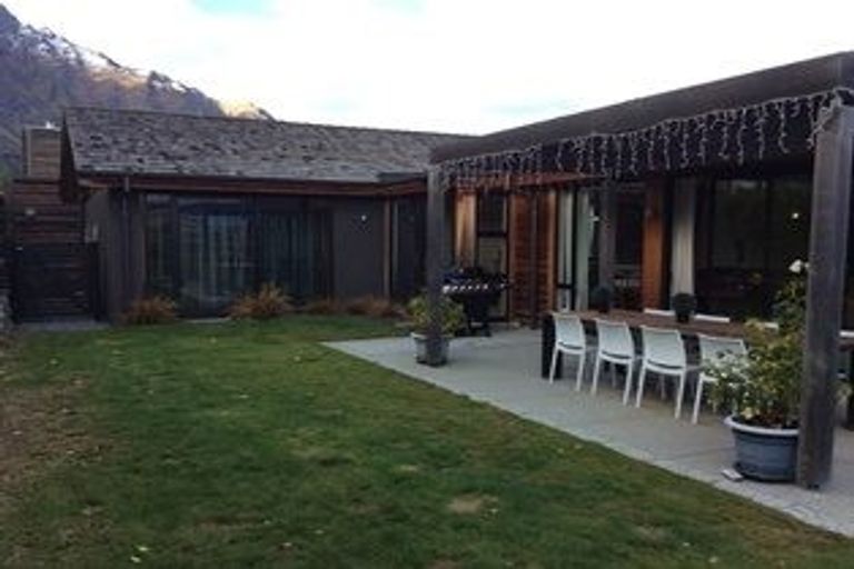 Photo of property in 6 Buckler Court, Jacks Point, Queenstown, 9371