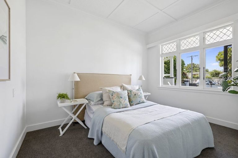Photo of property in 72 Barrett Street, Westown, New Plymouth, 4310