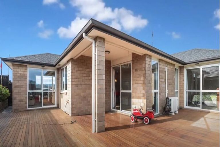 Photo of property in 95 Parkhaven Drive, Rosehill, Papakura, 2113