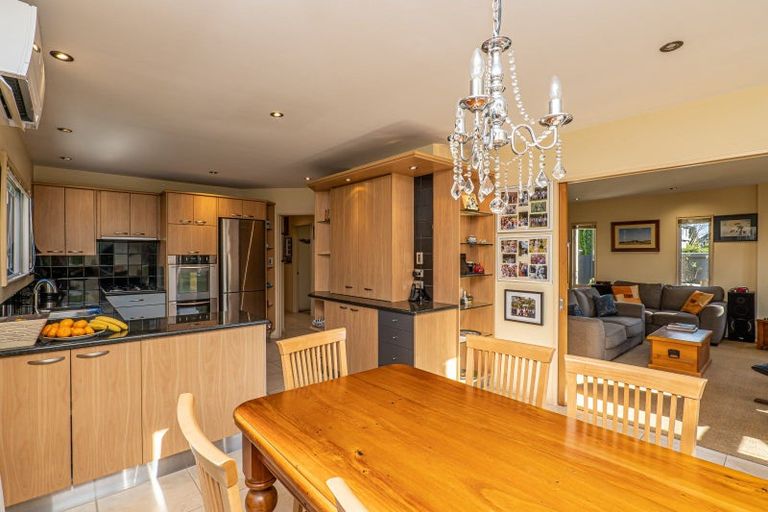 Photo of property in 12 Chateau Drive, Burnside, Christchurch, 8053