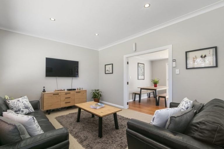 Photo of property in 9b Fergusson Street, Waterloo, Lower Hutt, 5011